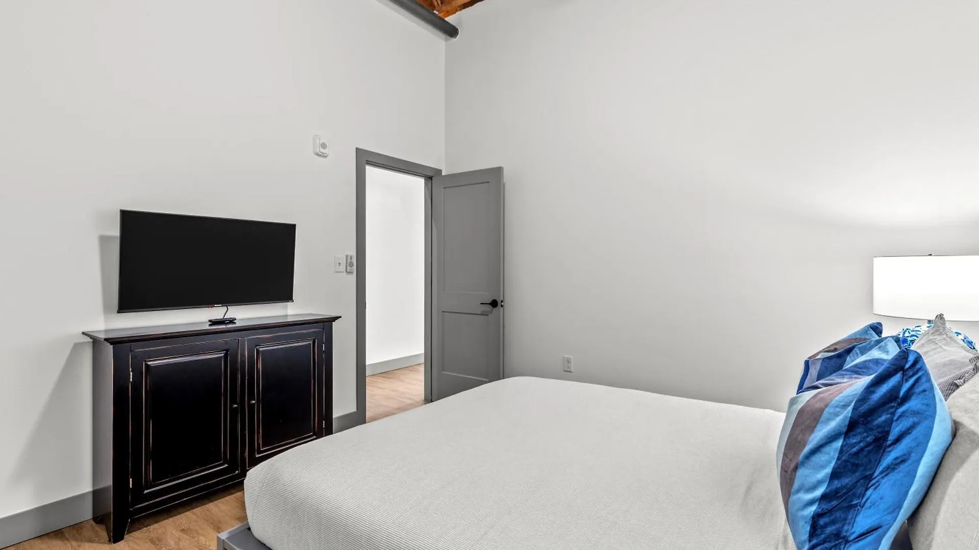 شقة 1Br Dwtn Loft-Parking-Wd-G209 سانت لويس